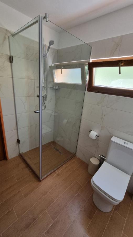 Bungaja Chalets Shkoder Bagian luar foto